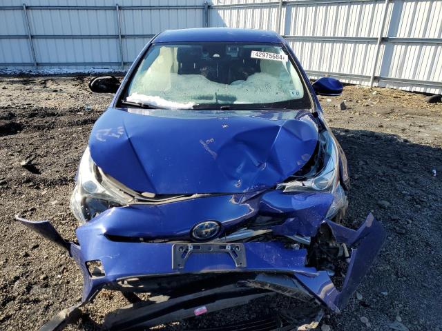 JTDKARFU1J3547301 - 2018 TOYOTA PRIUS BLUE photo 5