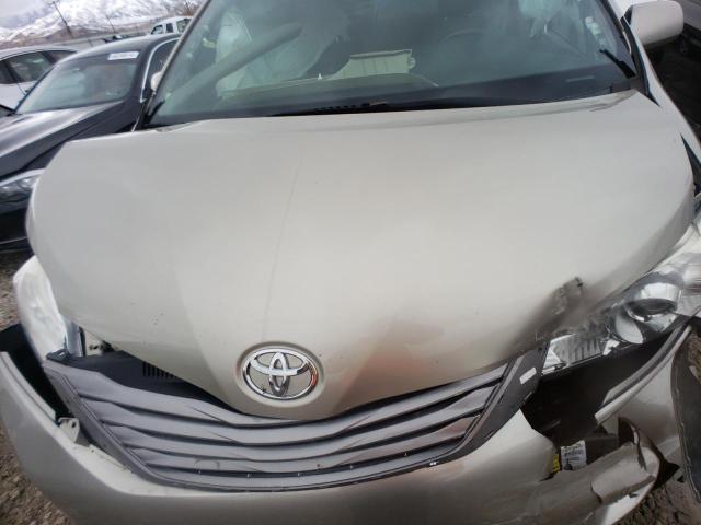 5TDYK3DC4FS613280 - 2015 TOYOTA SIENNA XLE GOLD photo 11