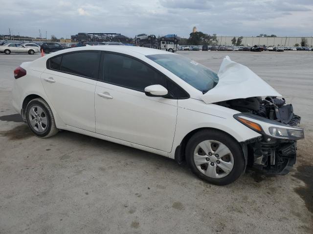 3KPFL4A76JE247780 - 2018 KIA FORTE LX WHITE photo 4