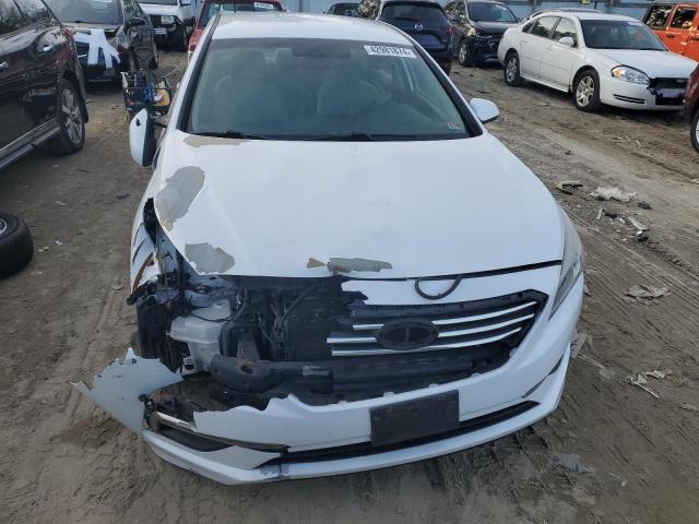 5NPE24AF0FH044389 - 2015 HYUNDAI SONATA SE WHITE photo 5