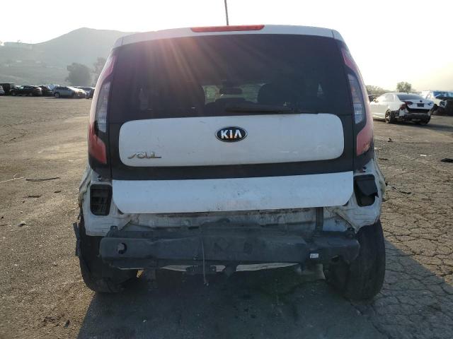 KNDJP3A53F7228795 - 2015 KIA SOUL + WHITE photo 6