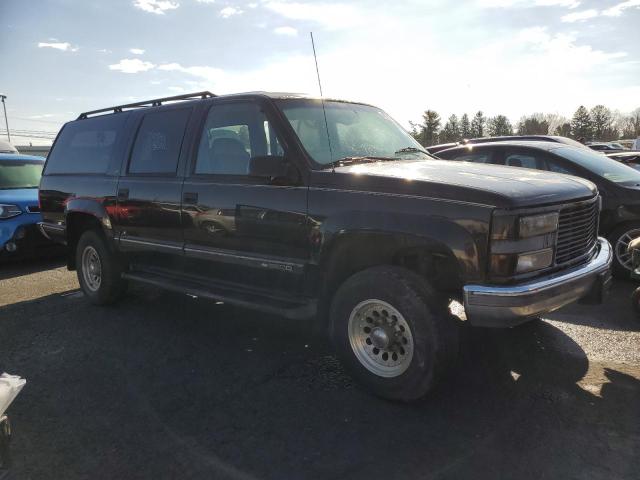 3GNGK26J5WG132753 - 1998 CHEVROLET SUBURBAN K2500 BLACK photo 4