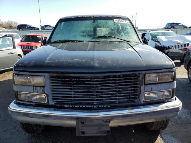 3GNGK26J5WG132753 - 1998 CHEVROLET SUBURBAN K2500 BLACK photo 5