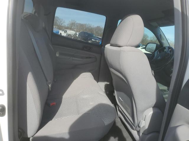 5TFJU4GN0FX067506 - 2015 TOYOTA TACOMA DOUBLE CAB PRERUNNER WHITE photo 10