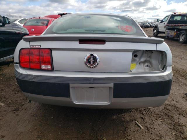 1ZVHT80N695118376 - 2009 FORD MUSTANG SILVER photo 6