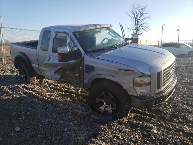 1FTSX21R18EB70640 - 2008 FORD F250 SUPER DUTY SILVER photo 4