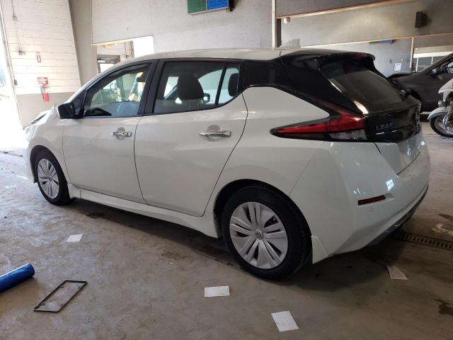 1N4AZ1BVXPC556727 - 2023 NISSAN LEAF S WHITE photo 2