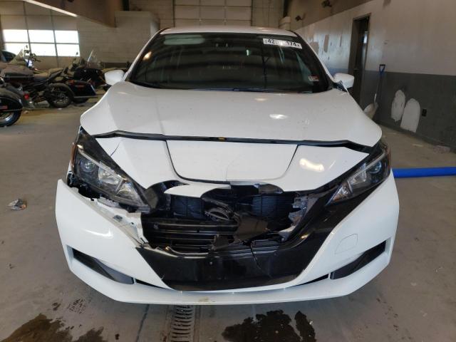 1N4AZ1BVXPC556727 - 2023 NISSAN LEAF S WHITE photo 5