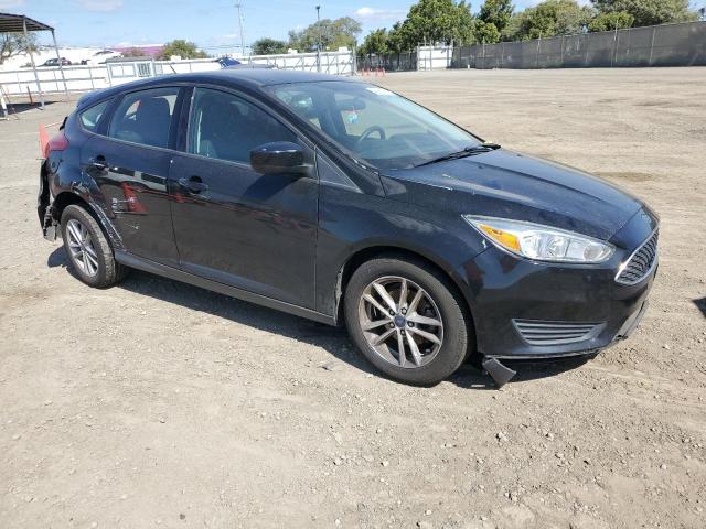 1FADP3K27JL202336 - 2018 FORD FOCUS SE BLACK photo 4