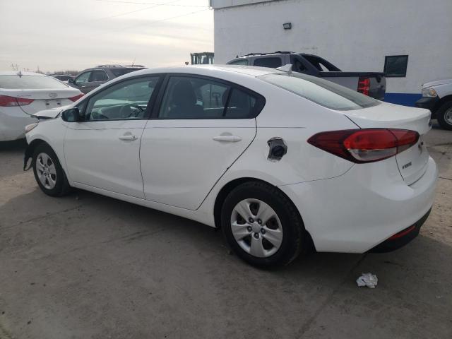 3KPFK4A79JE231771 - 2018 KIA FORTE LX WHITE photo 2