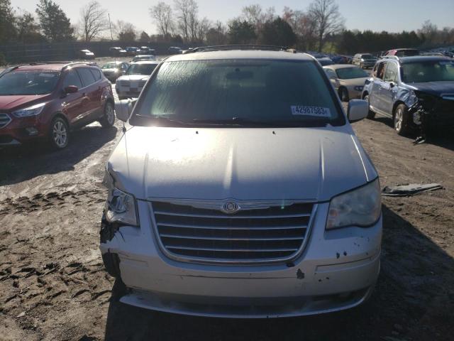 2A4RR5D12AR337705 - 2010 CHRYSLER TOWN & COU TOURING ვერცხლისფერი ფოტო 5