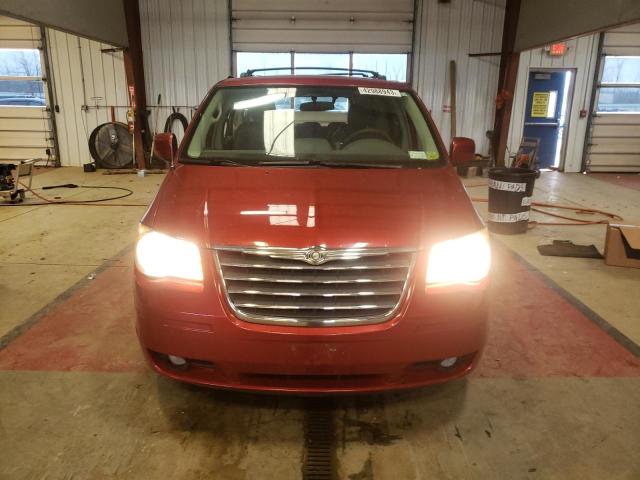 2A4RR5D16AR130153 - 2010 CHRYSLER TOWN & COU TOURING RED photo 5