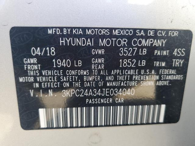 3KPC24A34JE034040 - 2018 HYUNDAI ACCENT SE SILVER photo 12