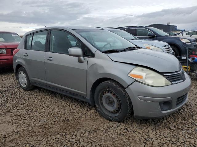 3N1BC13E49L375633 - 2009 NISSAN VERSA S SILVER photo 4