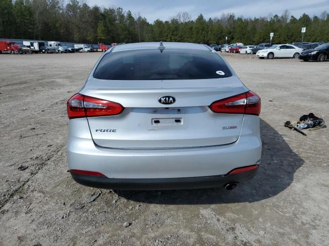 KNAFZ4A89G5617385 - 2016 KIA FORTE EX SILVER photo 6