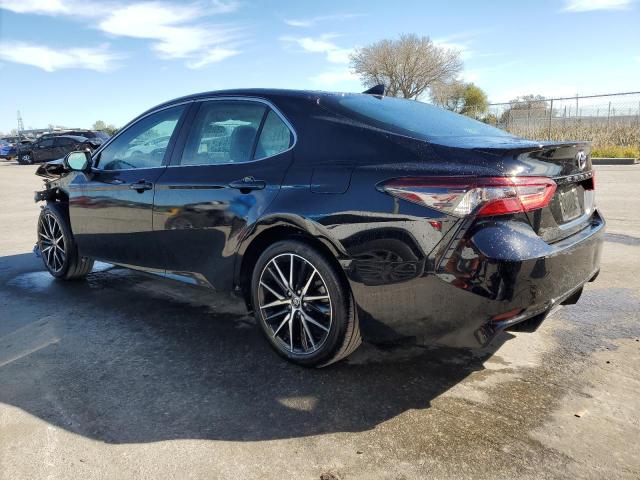 4T1G11AK9PU750349 - 2023 TOYOTA CAMRY SE NIGHT SHADE BLACK photo 2