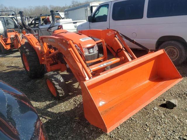 KBUL4AHRGKJE77411 - 2019 KUTA TRACTOR ORANGE photo 1