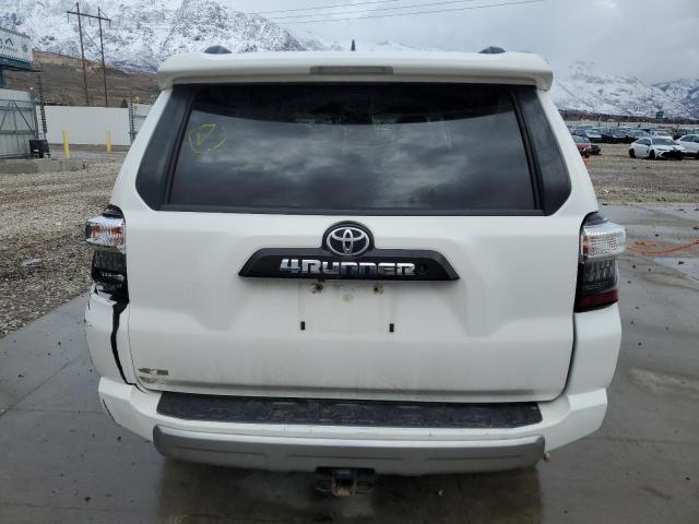 JTEBU5JR5K5666795 - 2019 TOYOTA 4RUNNER SR5 WHITE photo 6