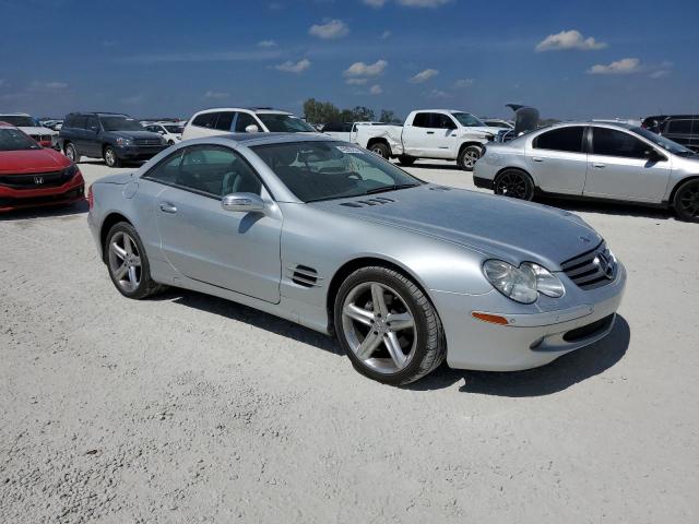 WDBSK75F46F114788 - 2006 MERCEDES-BENZ SL 500 SILVER photo 4