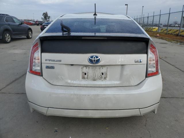 JTDKN3DU3F0402399 - 2015 TOYOTA PRIUS WHITE photo 6