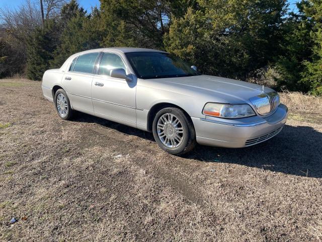 2009 LINCOLN TOWN CAR SIGNATURE LIMITED, 