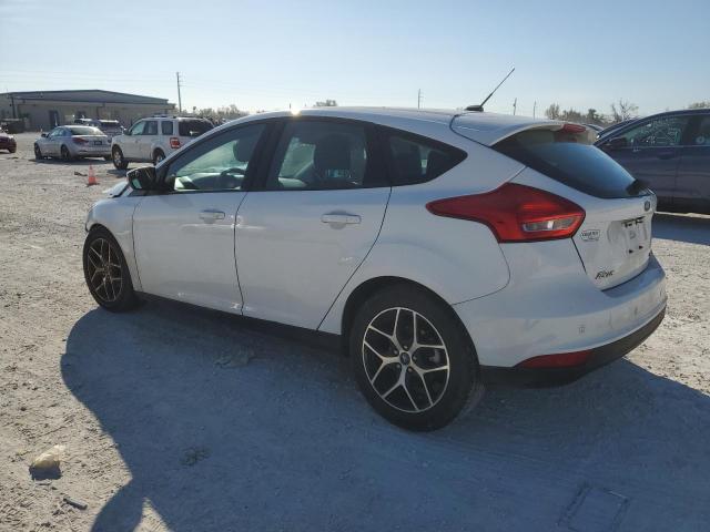 1FADP3M27HL224926 - 2017 FORD FOCUS SEL WHITE photo 2