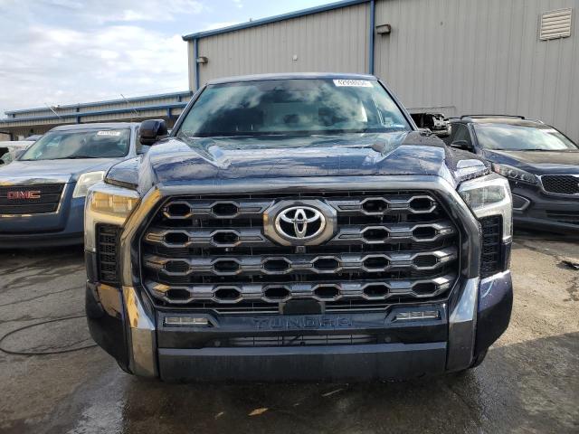 5TFNA5DBXPX091842 - 2023 TOYOTA TUNDRA CREWMAX PLATINUM Blau Foto 5