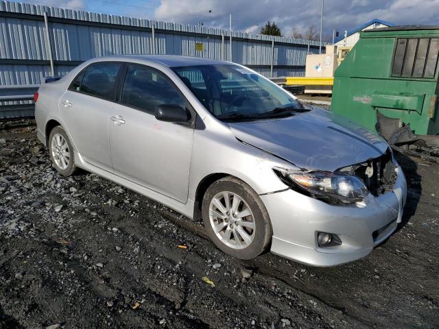 1NXBU4EEXAZ385694 - 2010 TOYOTA COROLLA BASE SILVER photo 4