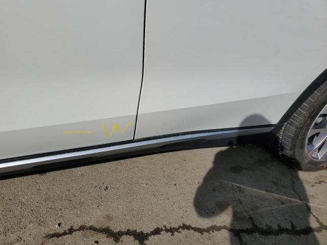 5UXJU2C5XKLN49829 - 2019 BMW X5 XDRIVE50I Blanco foto 12