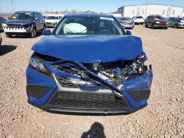 4T1S11AK4RU221050 - 2024 TOYOTA CAMRY SE NIGHT SHADE BLUE photo 5