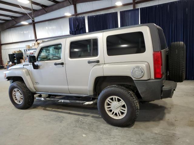 5GTDN13E378175069 - 2007 HUMMER H3 GRAY photo 2