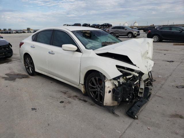 1N4AL3AP1JC227647 - 2018 NISSAN ALTIMA 2.5 WHITE photo 4