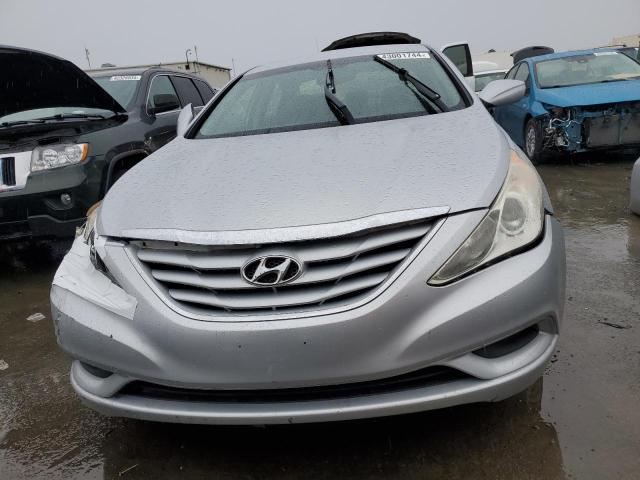 5NPEB4AC0CH311824 - 2012 HYUNDAI SONATA GLS SILVER photo 5