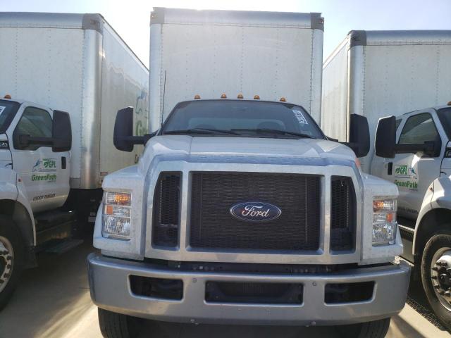 1FDNF6AN8NDF08911 - 2022 FORD F650 SUPER DUTY WHITE photo 9