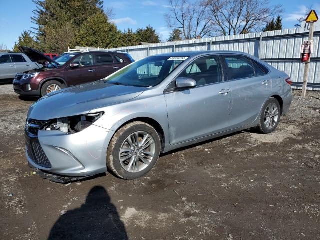 4T1BF1FK4FU918126 - 2015 TOYOTA CAMRY LE SILVER photo 1