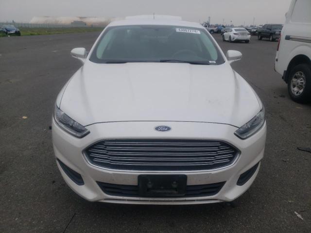 3FA6P0H77GR134799 - 2016 FORD FUSION SE WHITE photo 5