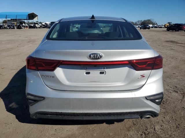 3KPF34ADXKE020504 - 2019 KIA FORTE GT LINE SILVER photo 6