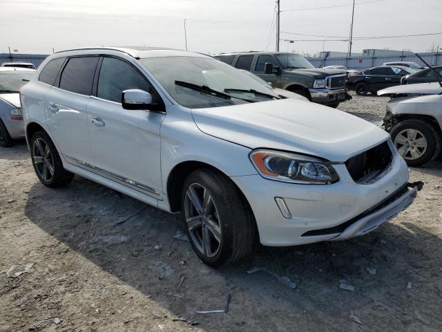 YV440MRR5H2070651 - 2017 VOLVO XC60 T5 DYNAMIC WHITE photo 4