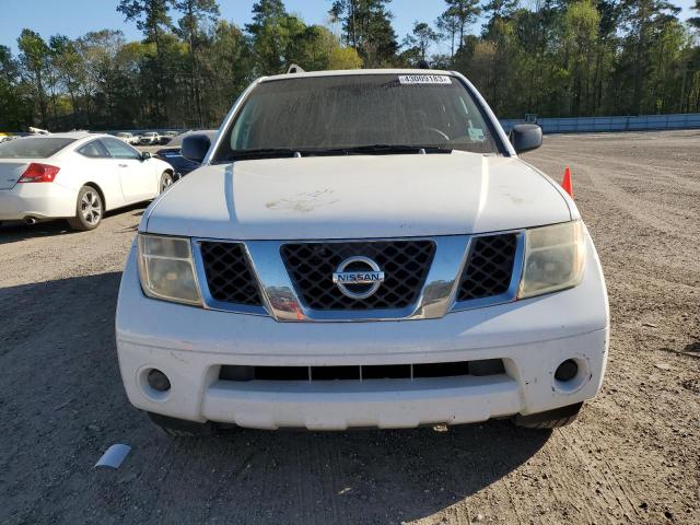 5N1AR18U76C664841 - 2006 NISSAN PATHFINDER WHITE photo 5