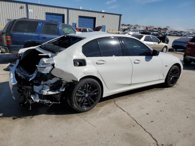 3MW39FS04P8D06067 - 2023 BMW 330XE WHITE photo 3