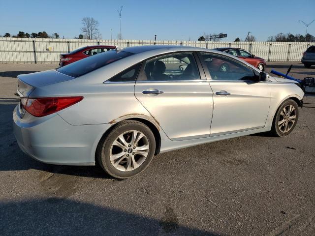 5NPEC4AC3BH023033 - 2011 HYUNDAI SONATA SE SILVER photo 3