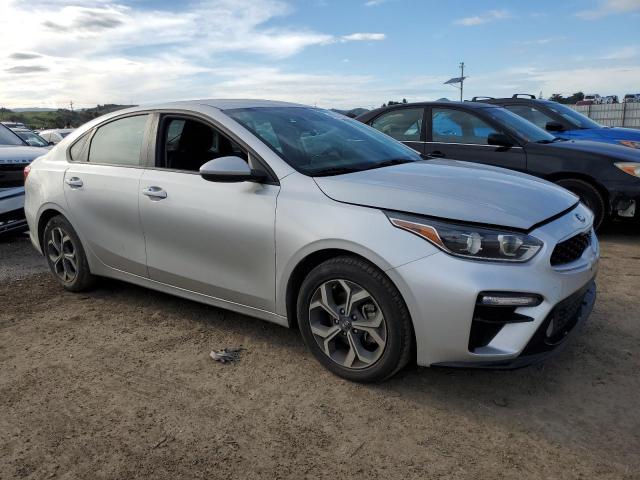 3KPF24AD9KE092734 - 2019 KIA FORTE FE SILVER photo 4