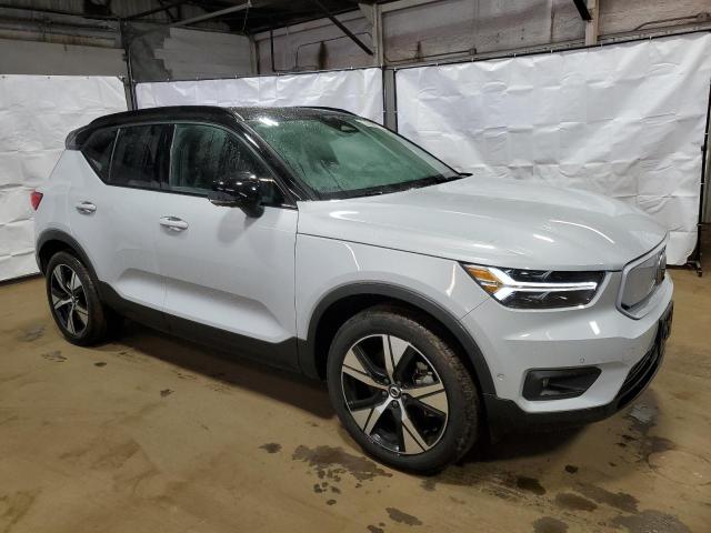 YV4ED3UR5N2769154 - 2022 VOLVO XC40 P8 RECHARGE PLUS SILVER photo 4