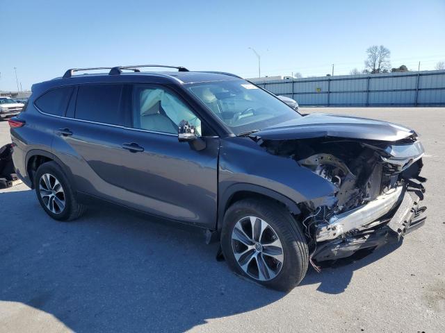 5TDGZRAH9NS117206 - 2022 TOYOTA HIGHLANDER XLE 黑色 照片 4