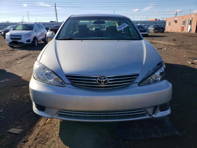 4T1BE30K65U006586 - 2005 TOYOTA CAMRY LE SILVER photo 5