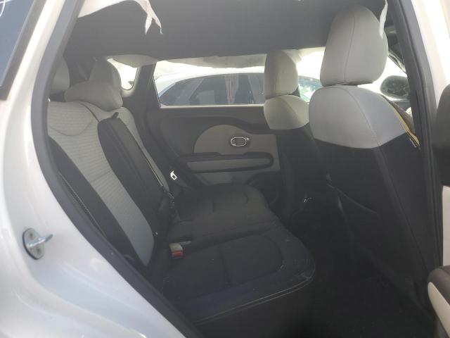 KNDJP3A57G7310417 - 2016 KIA SOUL + WHITE photo 10