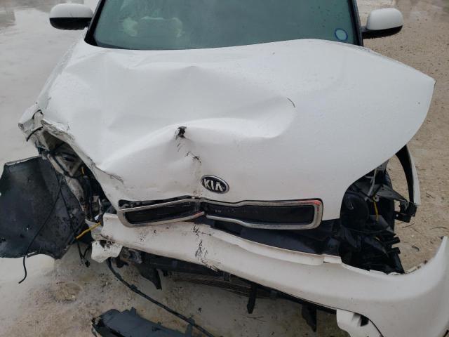 KNDJP3A57G7310417 - 2016 KIA SOUL + WHITE photo 11