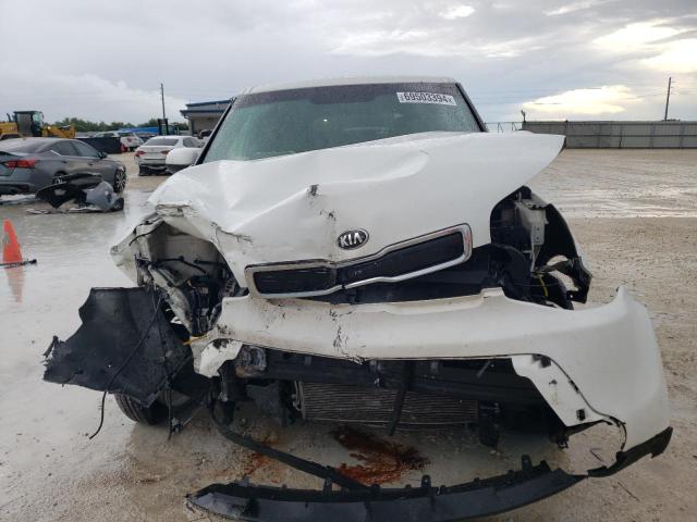 KNDJP3A57G7310417 - 2016 KIA SOUL + WHITE photo 5
