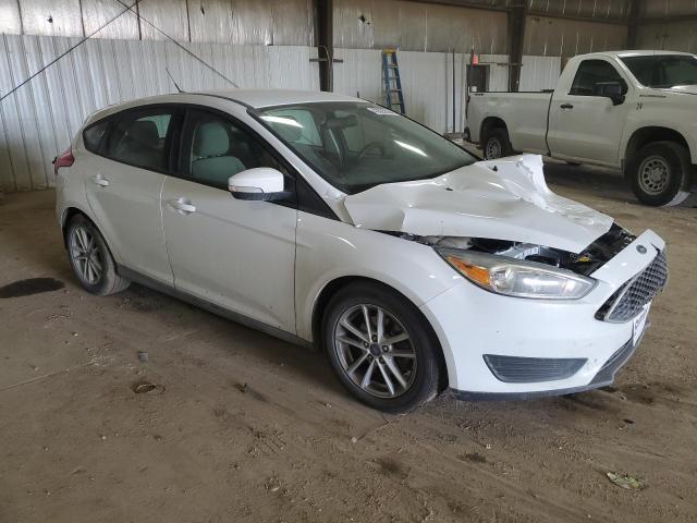 1FADP3K28HL272308 - 2017 FORD FOCUS SE WHITE photo 4