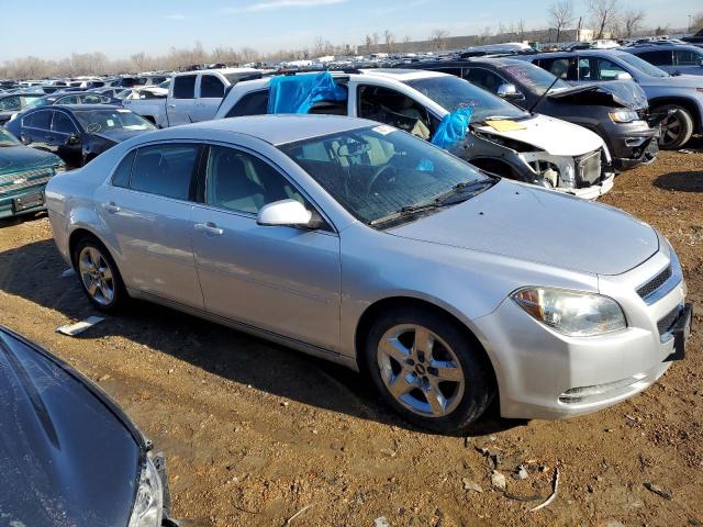 1G1ZH57B694197825 - 2009 CHEVROLET MALIBU 1LT Srebrny zdjęcie 4